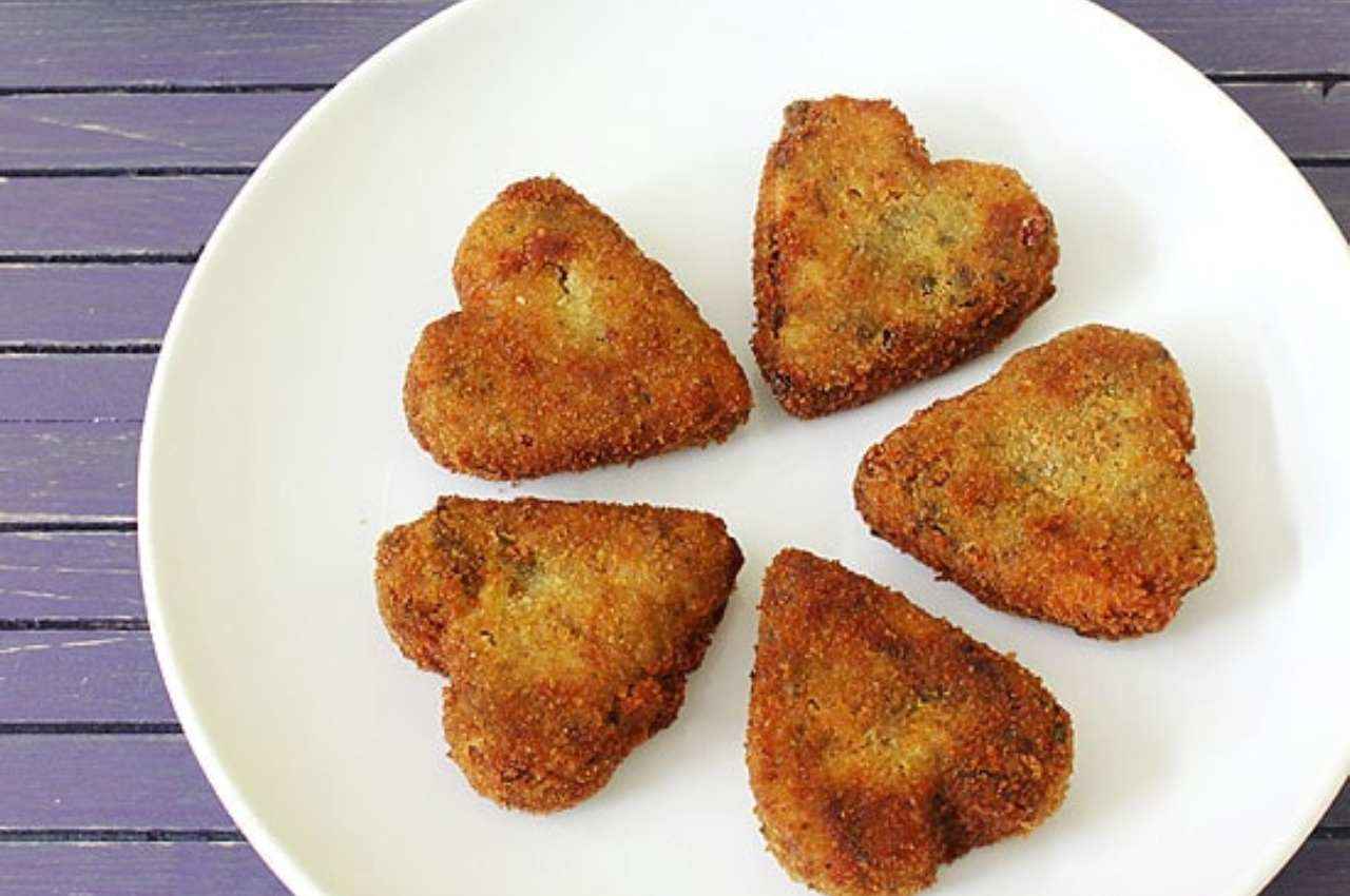 Veg Cutlet Recipe: मिनटों में तैयार होती है वेज कटलेट रेसिपी, जानें विधि