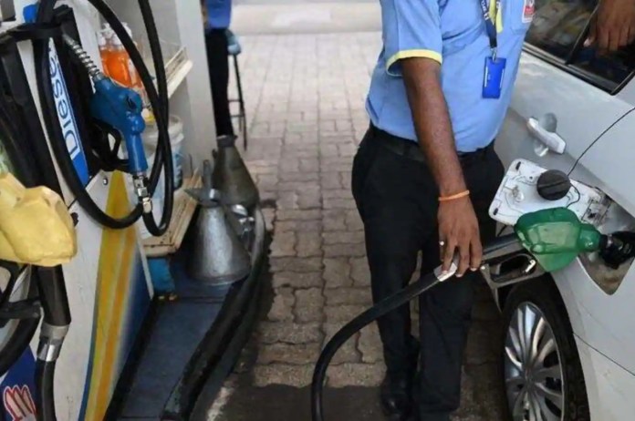 petrol, petrol pump, oil, petrol pump fraud