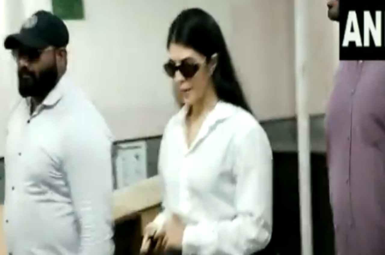 Actress Jacqueline Fernandez reached Delhi's Patiala House Court