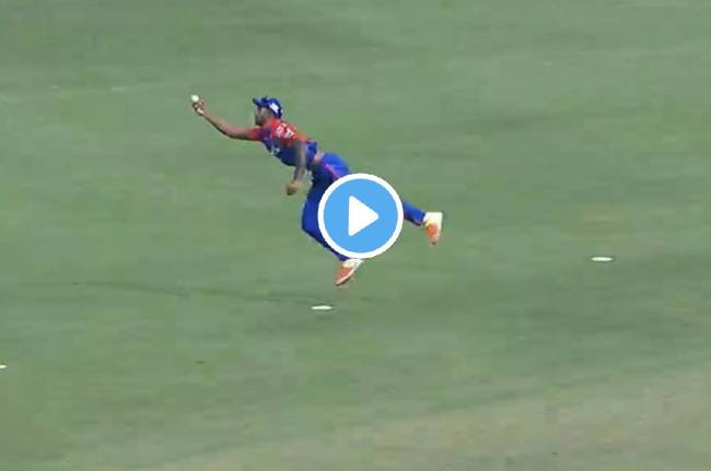 Aman Khan caught amazing catch of Faf du Plessis Aman Khan caught amazing catch of Faf du Plessis