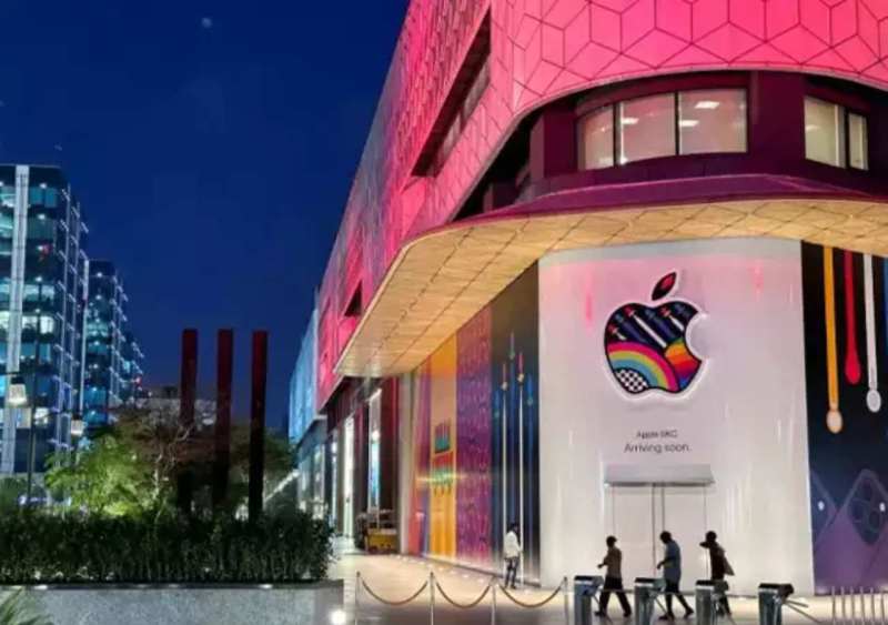 Apple first India store, Mumbai, Apple, iphone, Apple first store