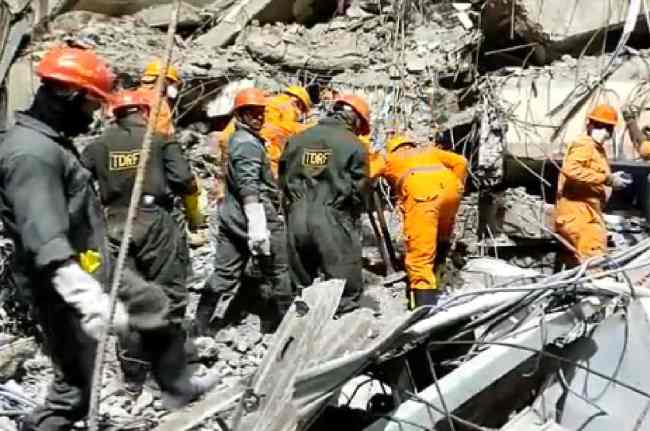 Bhiwandi Building Collapsed Bhiwandi, building collapsed, maharashtra, people feared trapped