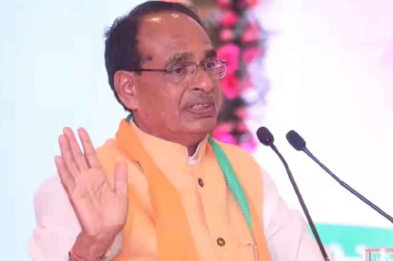 CM शिवराज का नेता प्रतिपक्ष गोविंद सिंह पर पलटवार, कांग्रेस ने क्रांतिकारियों का सम्मान नहीं किया