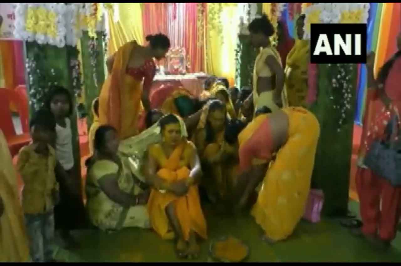 छत्तीसगढ़ में अनोखी शादी; 120 घंटे चला समारोह, जांजगीर-चांपा में पांच किन्नरों ने 'गुरु' संग लिए फेरे, Video