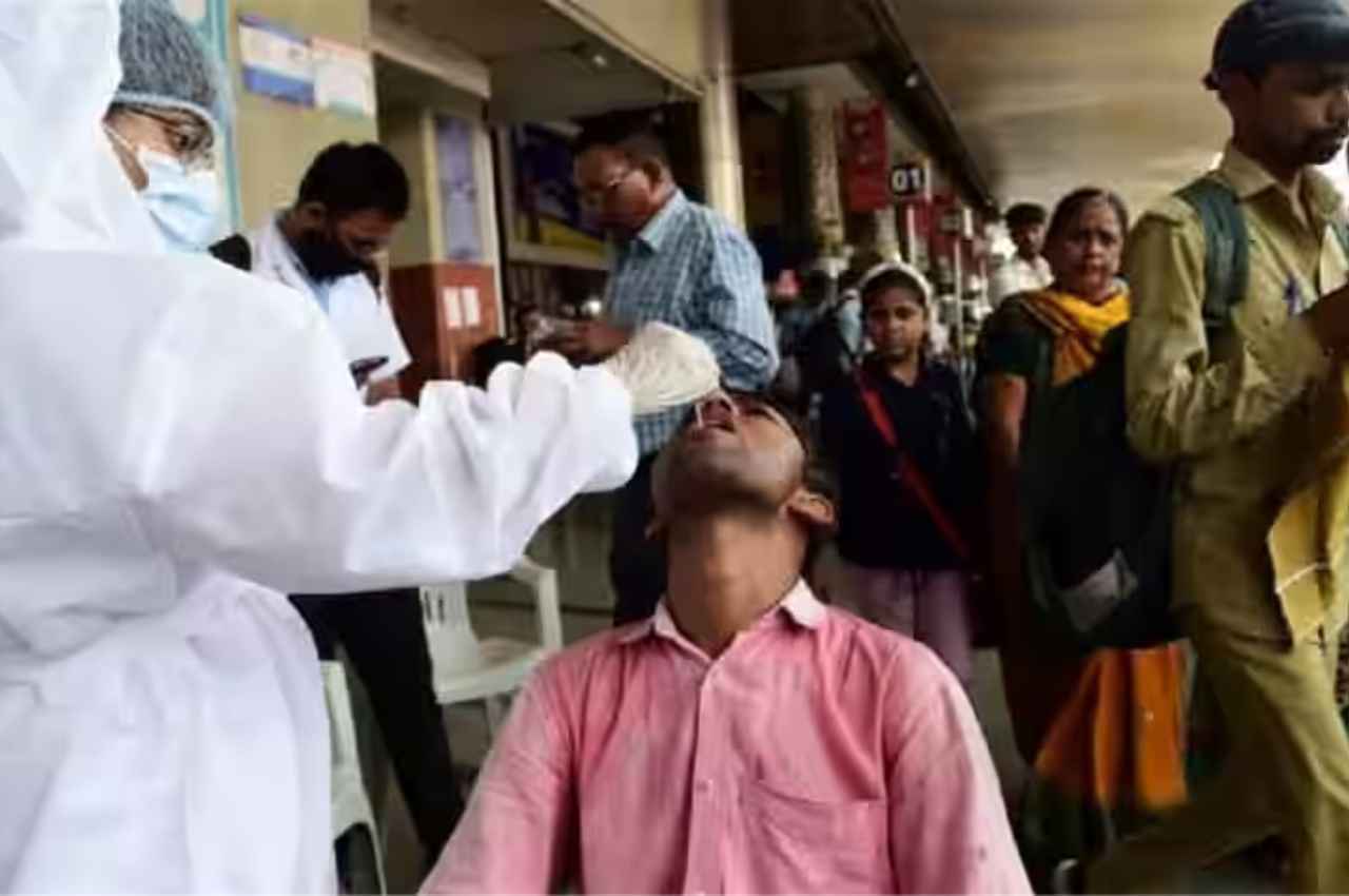 छत्तीसगढ़ में कोरोना ने पकड़ी रफ्तार, हॉस्टल में एक साथ 39 छात्राएं पॉजिटिव मिलने से मचा हड़कंप