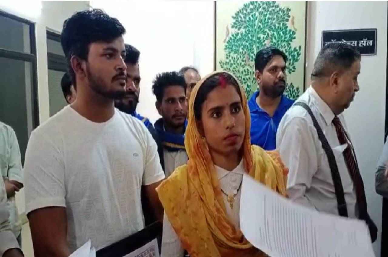 ग्वालियर में SP ऑफिस पहुंचा प्रेमी जोड़ा, पुलिस से मांगी सुरक्षा, जानिए किस बात का है डर