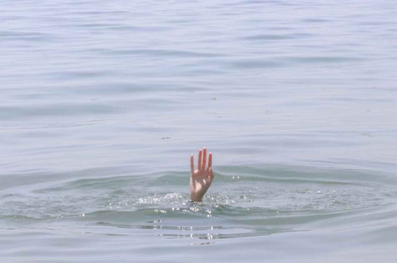 होंडुरास में 20 पर्यटकों से भरा जहाज डूबा, बचाव अभियान जारी