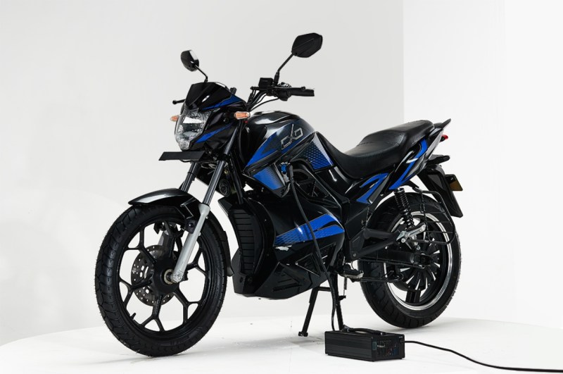 Hop Oxo driving range, Hop Oxo price, ev bikes, bikes under 1 lakhs
