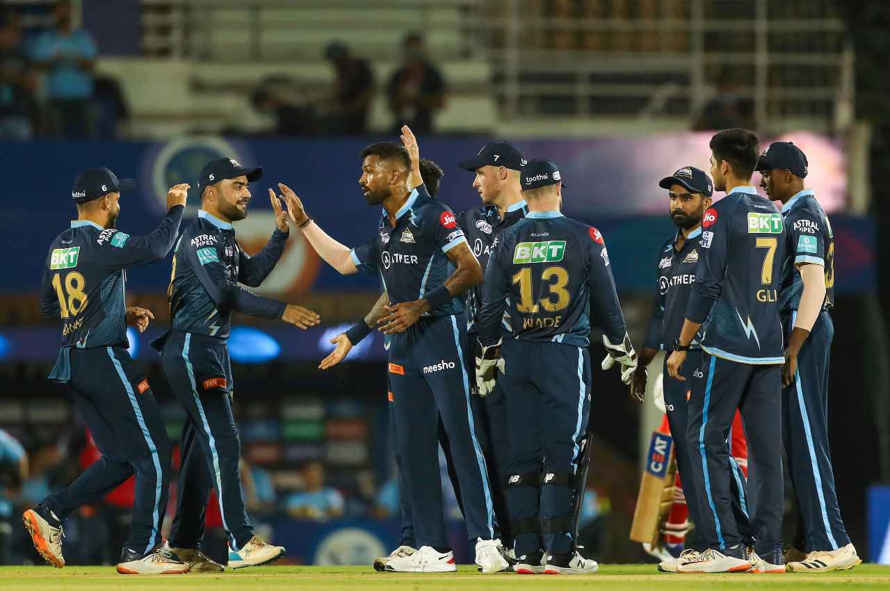 IPL 2023 Points Table: प्लेऑफ के करीब पहुंची गुजरात, राजस्थान टॉप-4 से हो सकती है बाहर, देखें मौजूदा स्थिति