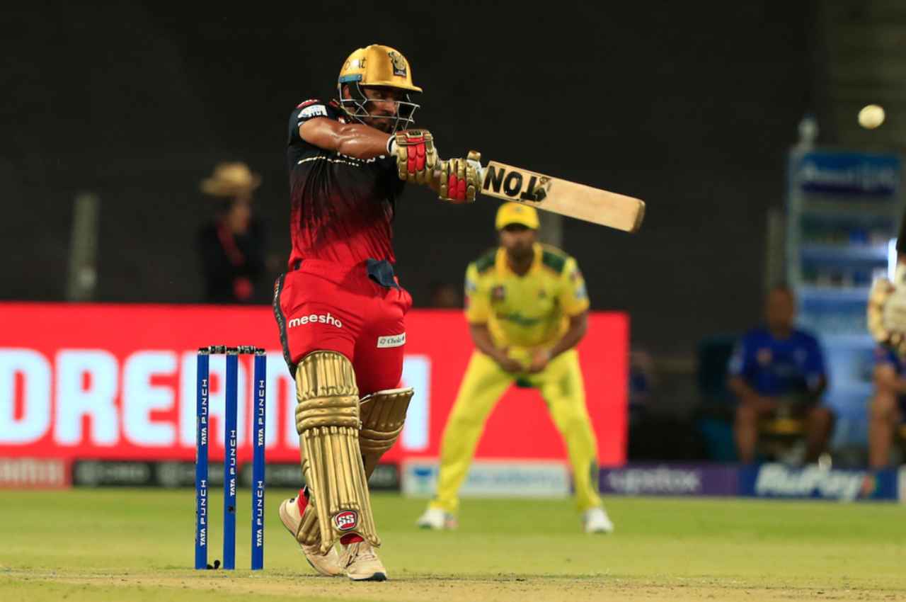 Wasim Jaffer expressed his displeasure with RCB's batting order and advised  that this player be fielded instead of Mahipal Lomror - IPL Coverage