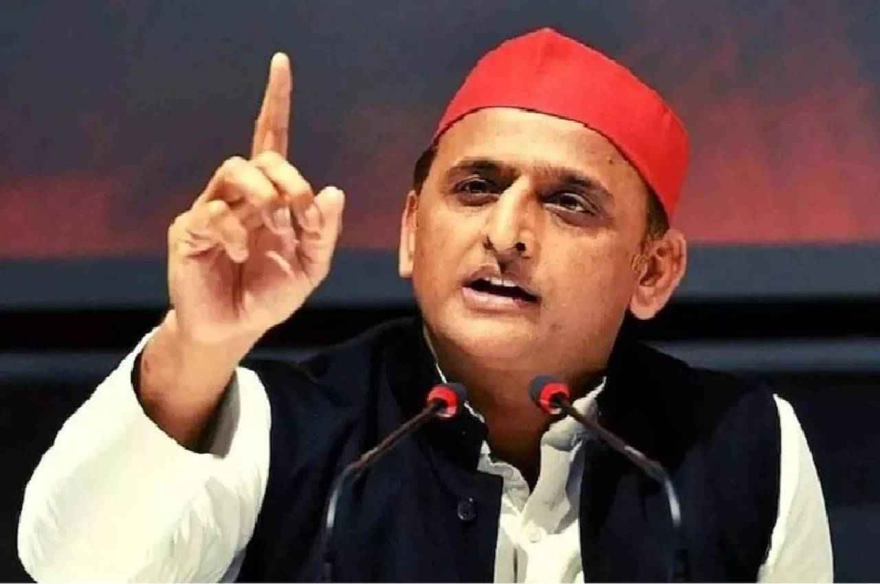 MP में सपा भी चुनावी साल में एक्टिव, इंदौर पहुंचे अखिलेश यादव, दिग्गज नेताओं से करेंगे मुलाकात