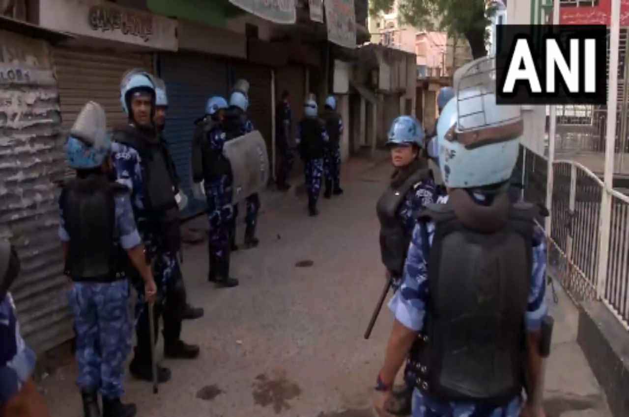 Jamshedpur Violence: जमशेदपुर में हिंसक झड़प के बाद धारा 144 लागू, इंटरनेट बंद, इलाके में फोर्स तैनात