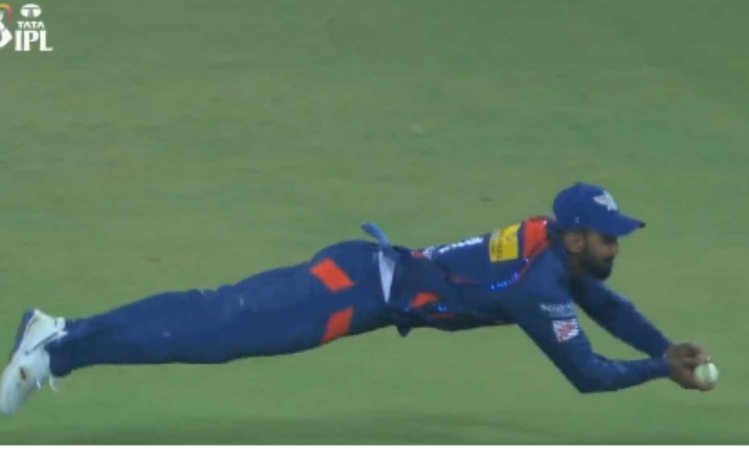 IPL 2023: केएल राहुल का ये कैच कैसे मिस कर सकते हो...,बताया जा रहा है कैच ऑफ द टूर्नामेंट!