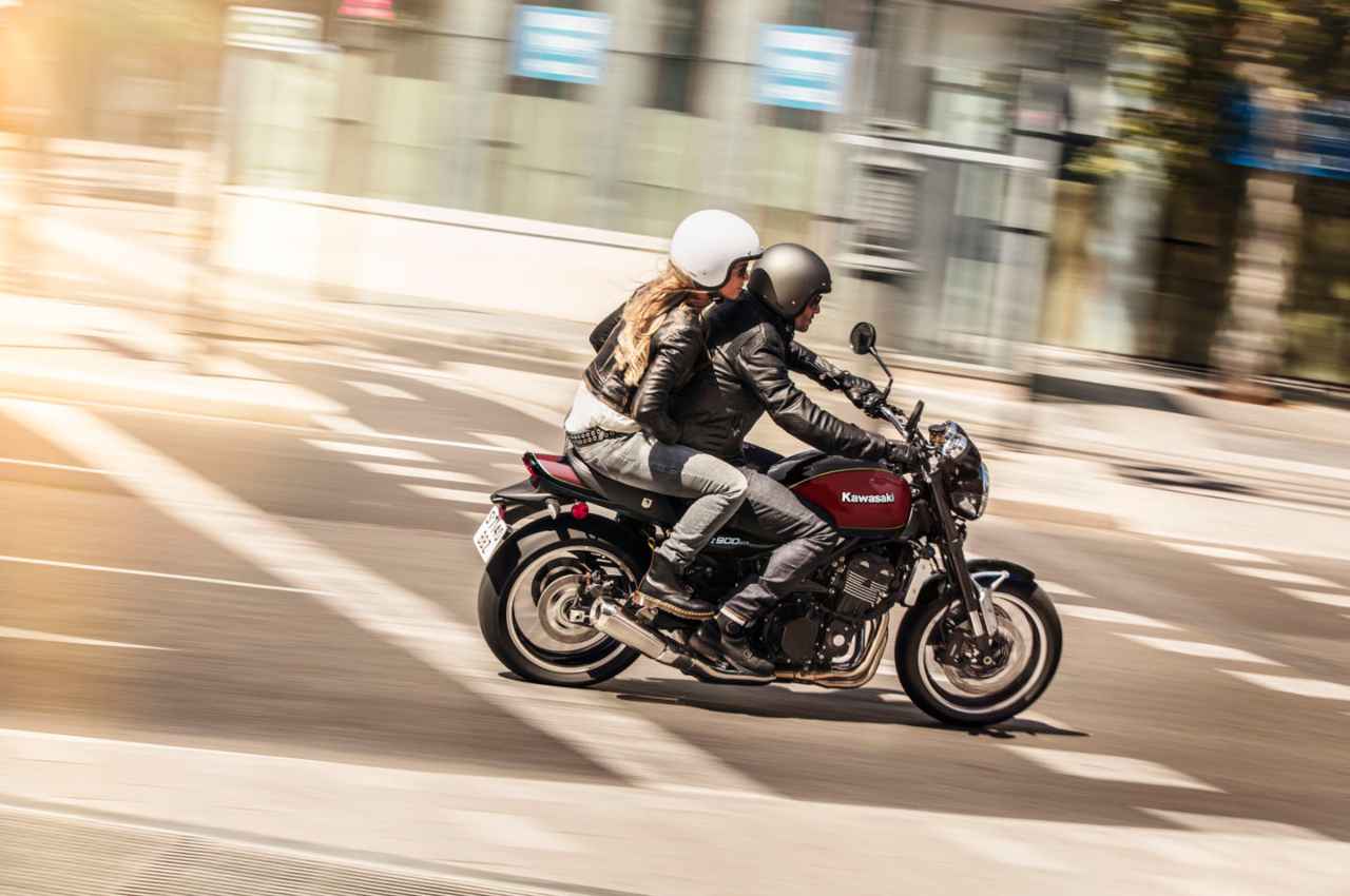 Kawasaki Z900RS: शानदार लुक्स और पावरफुल इंजन, इस Cruiser bike का दीवाना है यूथ