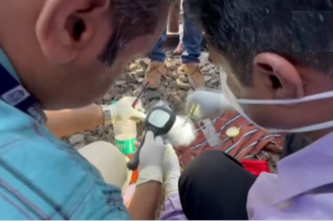 kerala news, fire, train, passenger