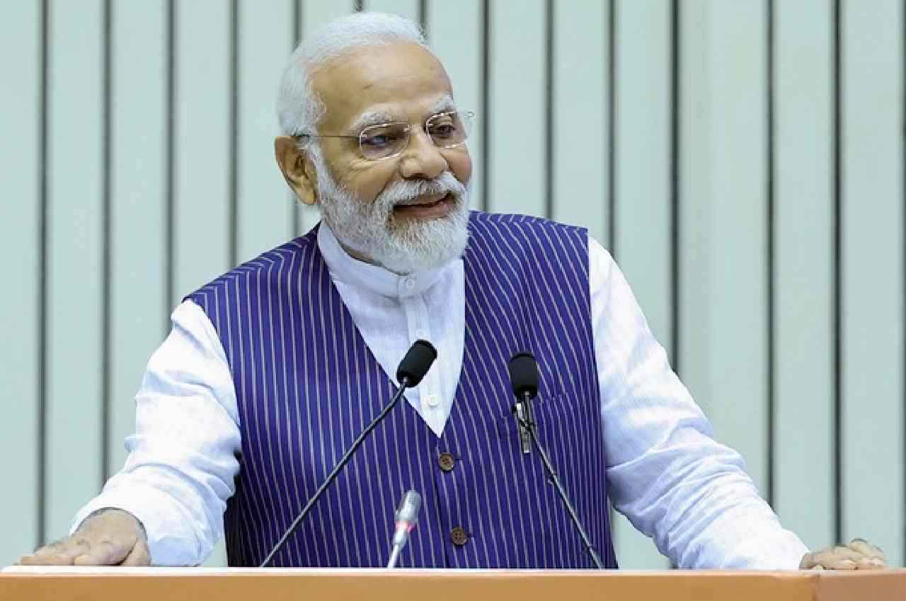 Narendra Modi Narendra Modi, 91 FM transmitters, FM Channels in India, Chhattisgarh, Madhya Pradesh