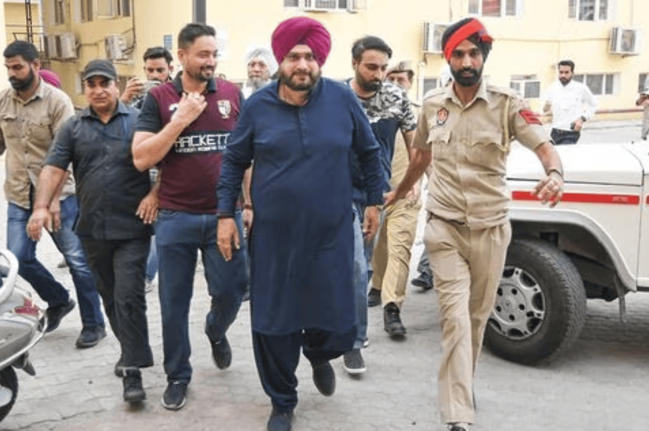 आज पटियाला जेल से रिहा हो सकते हैं नवजोत सिंह सिद्धू, पत्नी का इमोशनल ट्वीट- 'मैंने मांगी थी मौत'