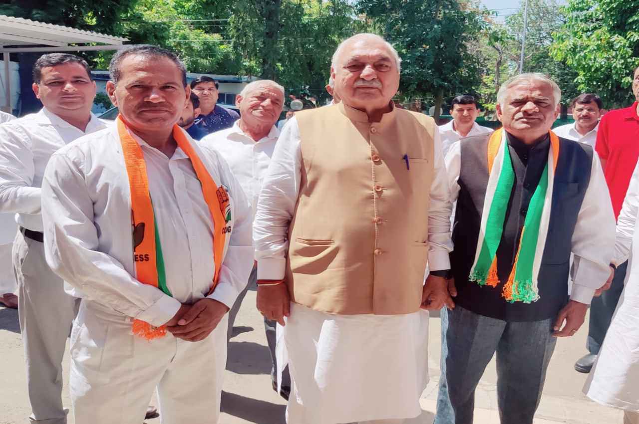 Haryana News: इनेलो नेता सतबीर सिंह और बलवीर धामा ने ज्वाॅइन की कांग्रेस, हुड्डा बोले- 'इस बार बनेगी कांग्रेस की सरकार'