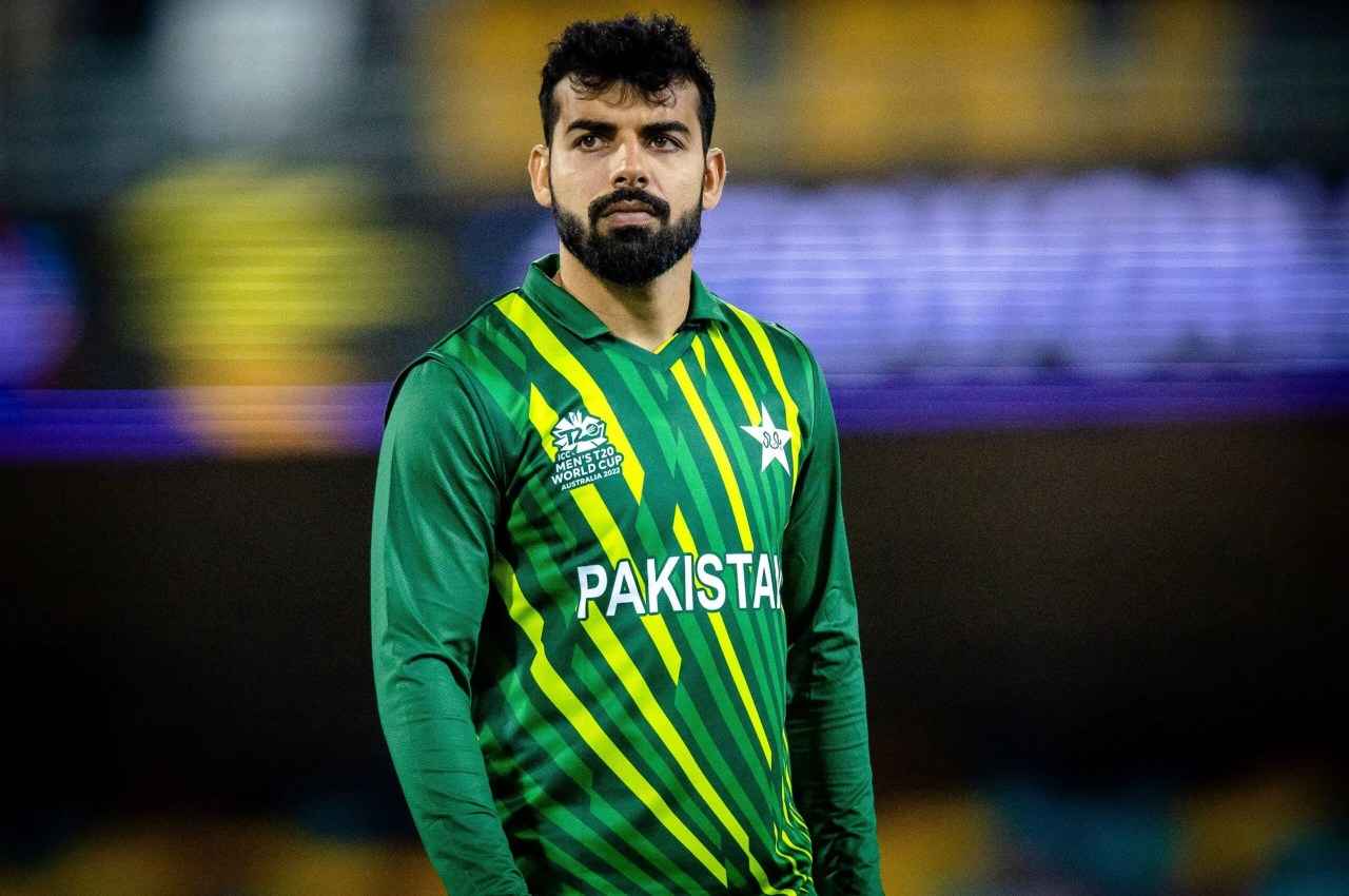 PAK vs NZ: शादाब खान को 'सजा' देने की तैयारी, PCB इस खिलाड़ी को दे सकता है कुर्सी