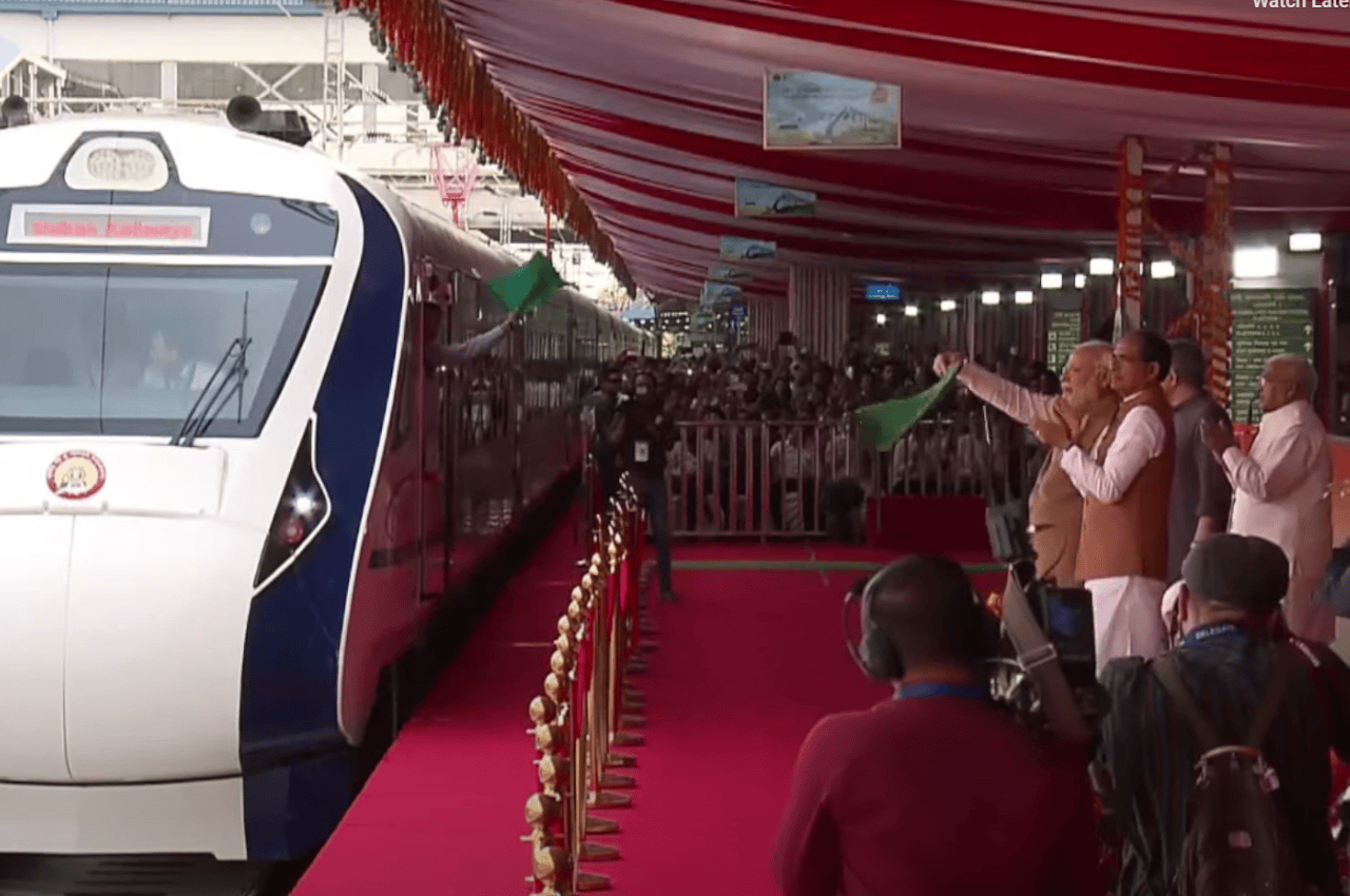 Pm Modi (17) PM Modi Bhopal Visit, Narendra Modi, Madhya Pradesh, Vande Bharat Train