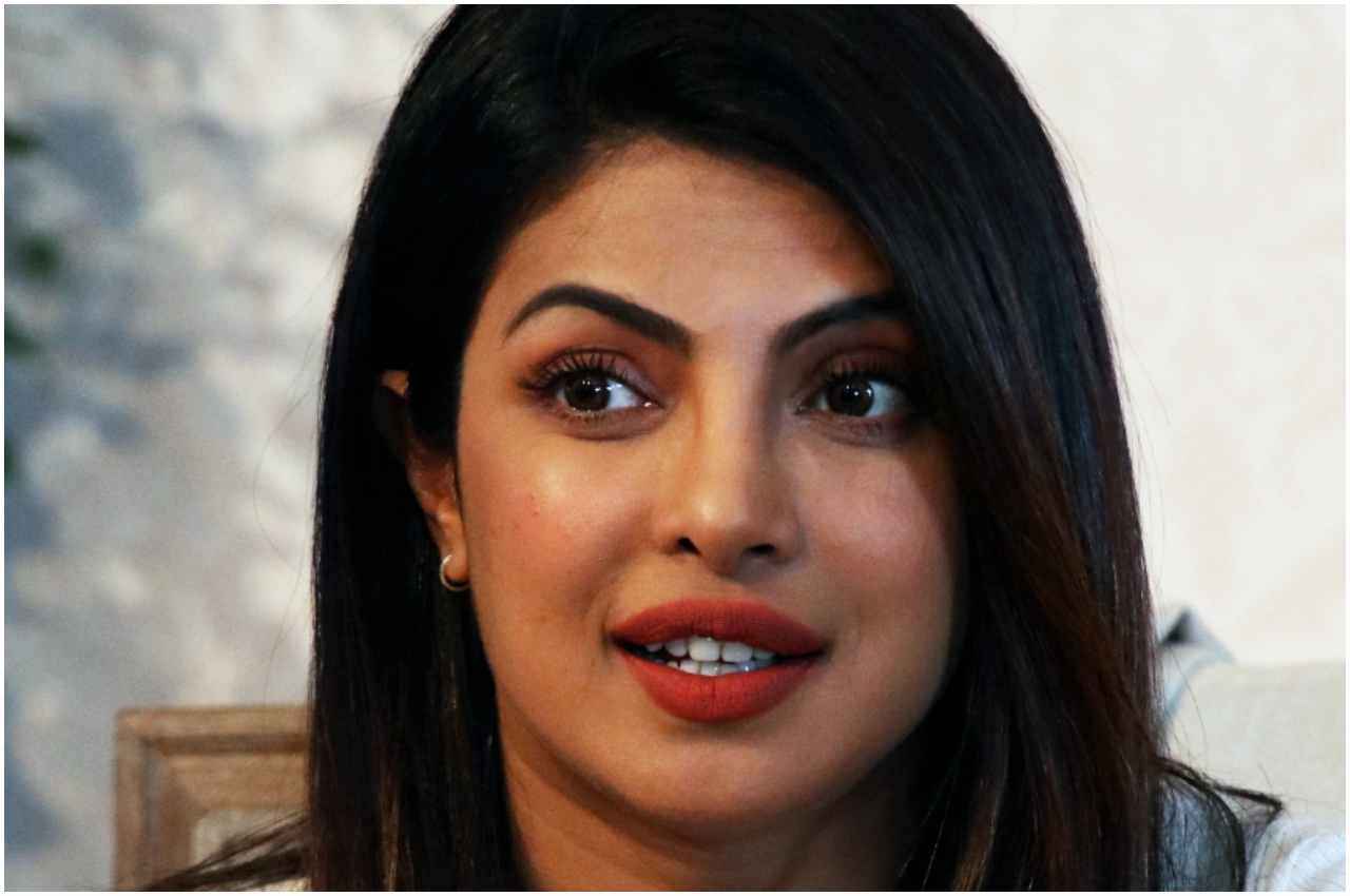 Priyanka Chopra: करियर में आने वाली परेशानियों पर बोलीं प्रियंका चोपड़ा, कहा- 'बॉलीवुड में राजनीति के चलते चुना हॉलीवुड'