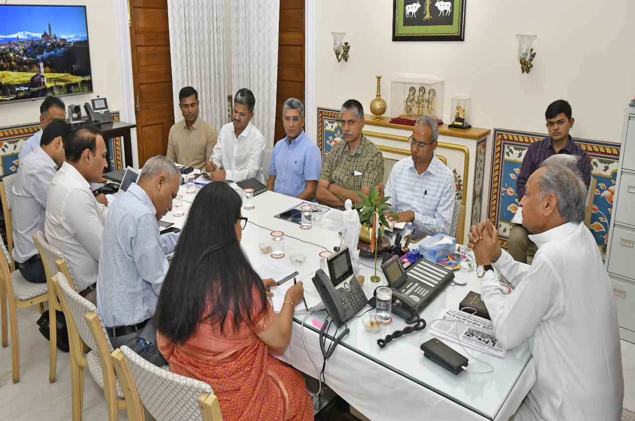 Rajasthan News: सीएम गहलोत ने कानून व्यवस्था को लेकर बुलाई हाईलेवल मीटिंग, बोले- 'अपराधियों को दिलाएं सजा'