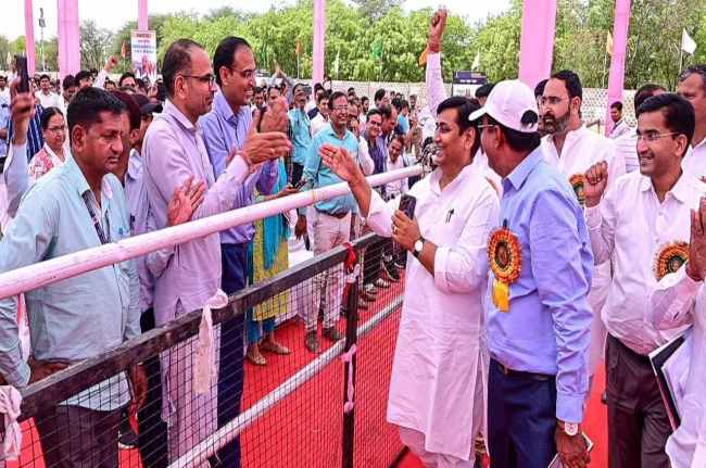 Rajasthan News, Dotsara Slams Educaton Minitster BD Kalla Rajasthan News, Dotsara Slams Educaton Minitster BD Kalla