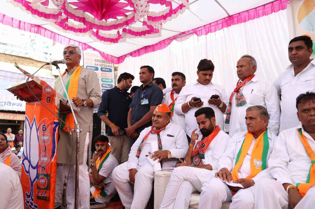 Rajasthan News: चित्तौड़गढ़ की जनाक्रोश रैली में बोले केंद्रीय मंत्री शेखावत- 'राहत कैंप के नाम पर लोगों को किया जा रहा परेशान'