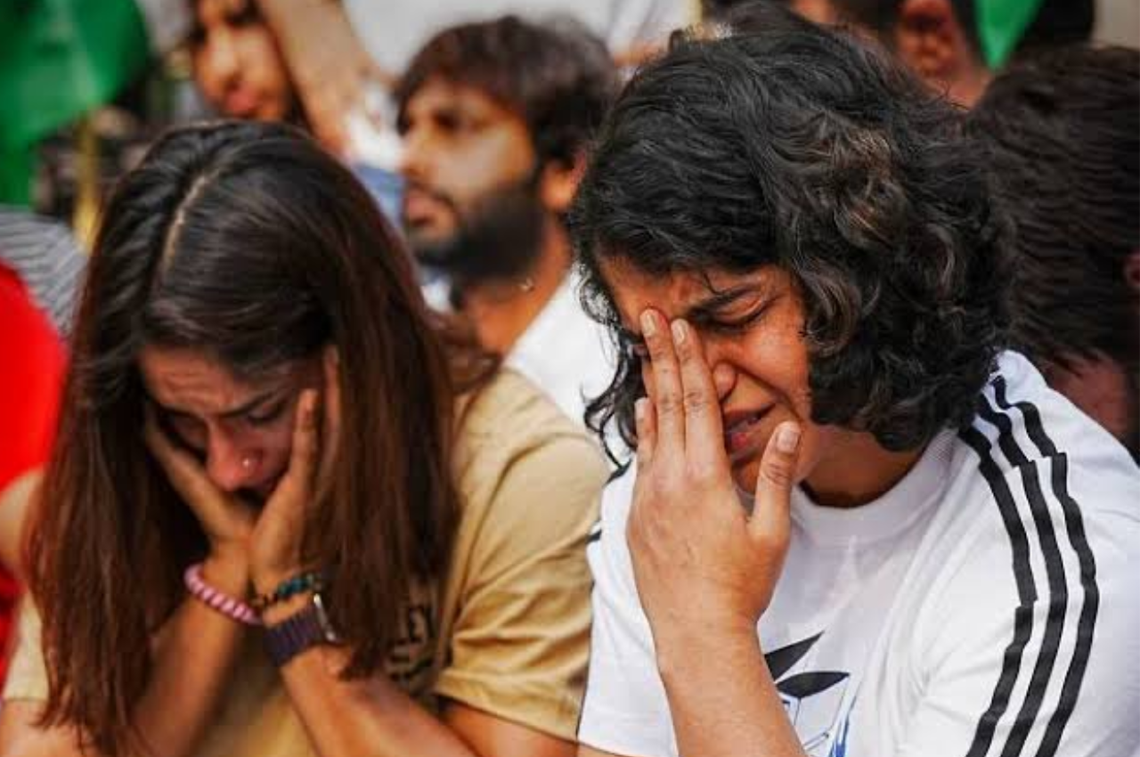 'अगर आपके साथ ऐसा होता तो...,' पीटी उषा के रुख पर पहलवान साक्षी मलिक रो पड़ीं, कहा- 'हमारी सुनवाई हो जाती तो यहां न बैठते'