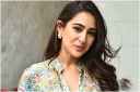 Sara Ali Khan Travels In Metro