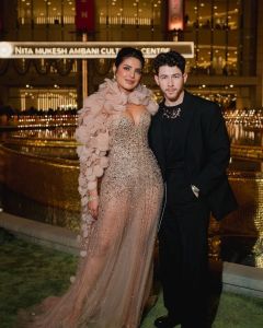 Priyanka chopra with nick jonsa