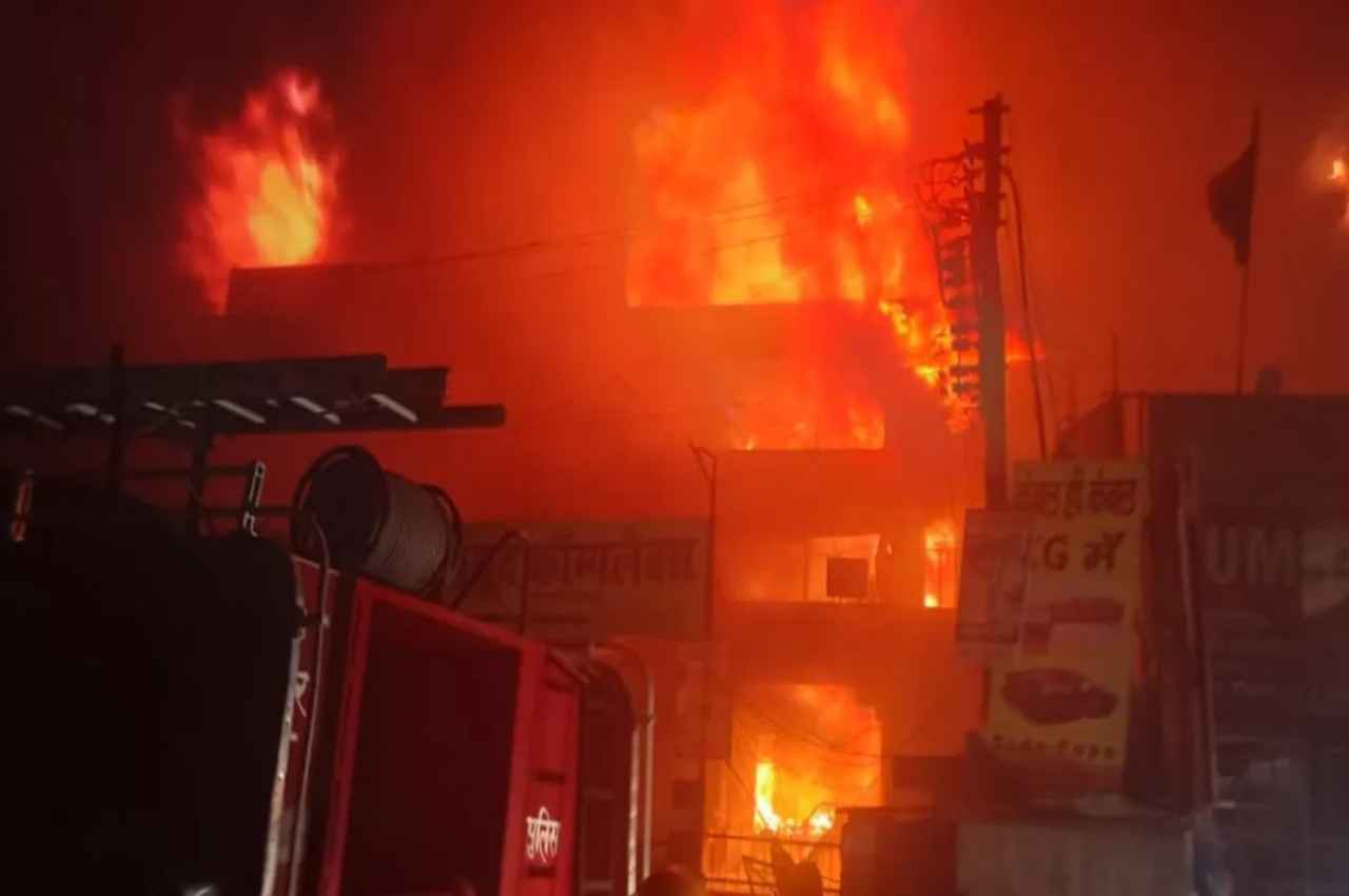 UP News, Kanpur News, Cloth Market Fire, Kanpur Police UP News, Kanpur News, Cloth Market Fire, Kanpur Police