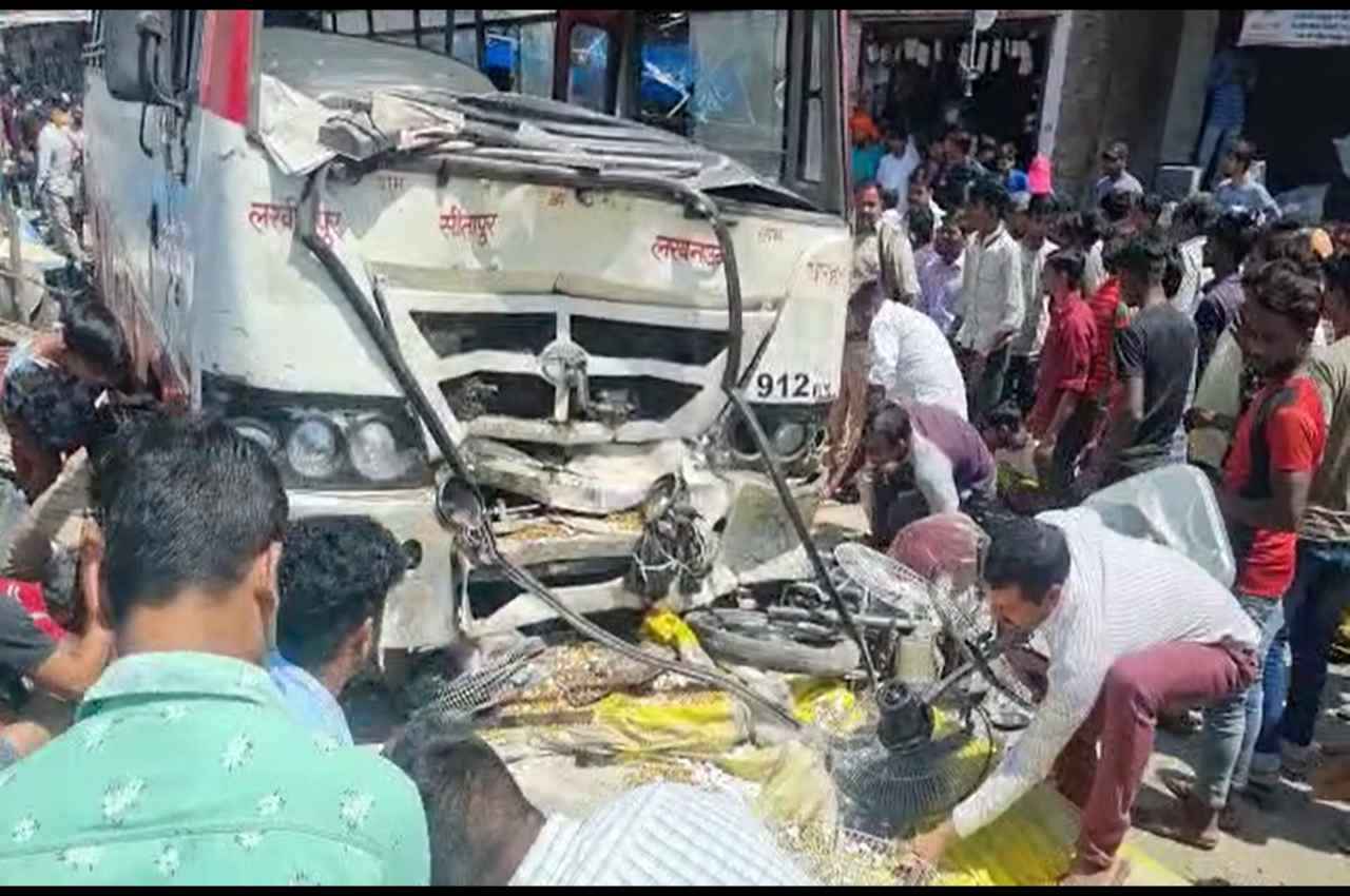 UP News: उत्तर प्रदेश के सीतापुर में भीषण हादसा; बाजार में घुसी रोडवेज की बेकाबू बस ने कई लोग कुचले, 3 की मौत