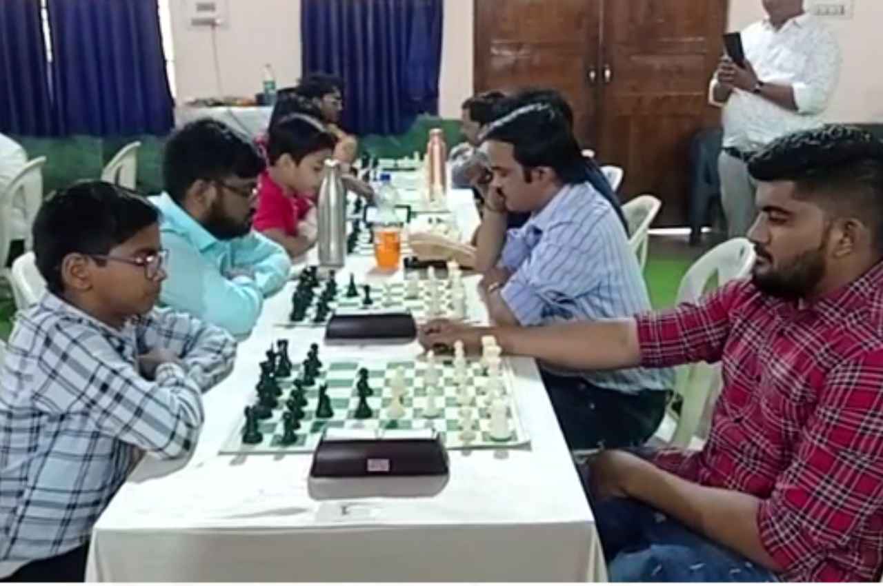 Chhattisgarh News: राज्य स्तरीय रैपिड शतरंज प्रतियोगिता का आयोजन, 5 से 60 साल के खिलाड़ियों ने लिया हिस्सा