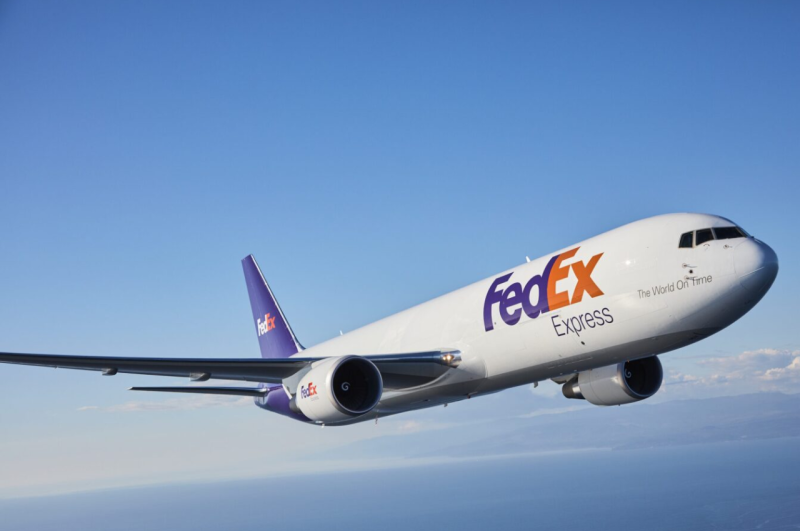 Dubai, FedEx Aircraft, Delhi Airport