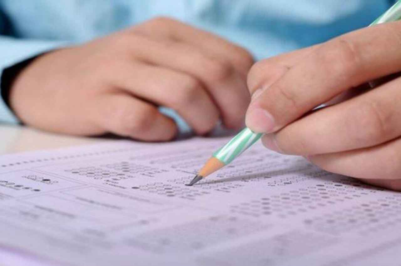 Gujarat Paper Leak: पेपर लीक के बाद सामने आया डमी परीक्षार्थियों का बड़ा रैकेट, अब तक 6 गिरफ्तार