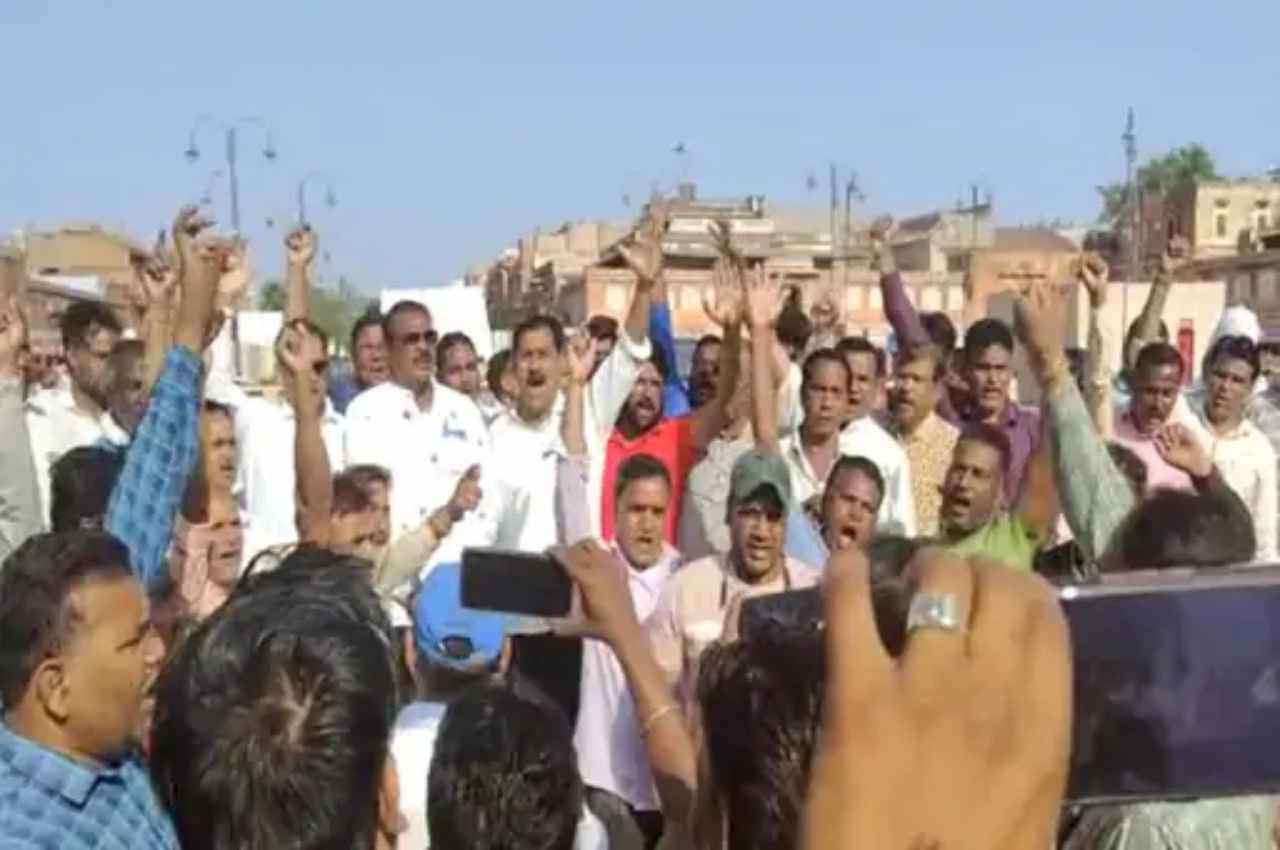 Jaipur News: जयपुर में सफाईकर्मियों की हड़ताल, आरक्षण से भर्ती का कर रहे विरोध
