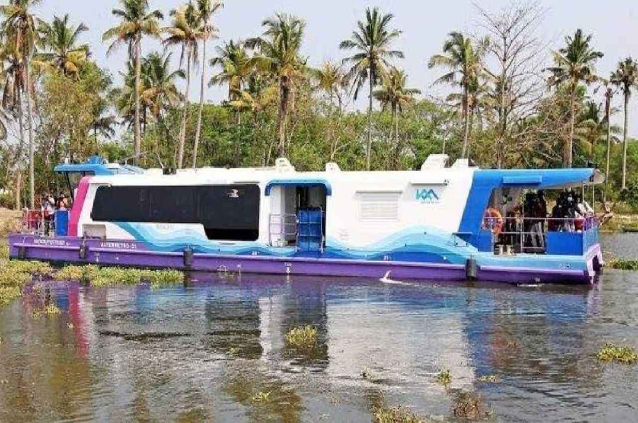 Water Metro Train: 25 अप्रैल को लॉन्च होगी देश की पहली वॉटर मेट्रो, 16 रूट करेगी कवर, जानिए कितना होगा किराया