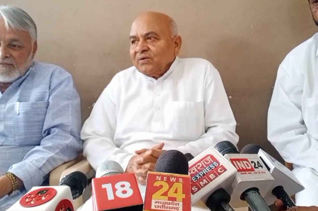 पैरालिसिस अटैक की खबरों को नेता प्रतिपक्ष गोविंद सिंह ने बताया गलत, बोले-किसी ने साजिश के तहत फैलाई खबर