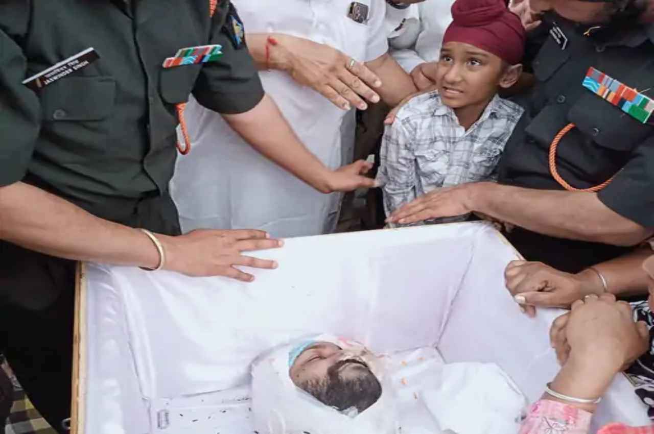 लुधियाना में शहीद मंदीप सिंह की अंतिम विदाई: पैतृक गांव पहुंचा पार्थिव शरीर, थोड़ी देर में दी जाएगी मुखग्नि