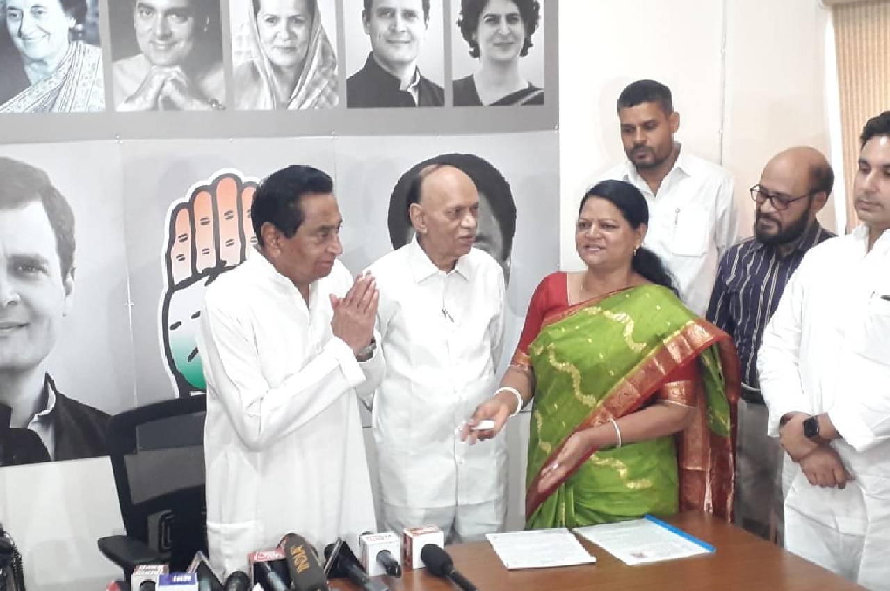 mp politics Former BSP MLA Sheela Tyagi joins Congress