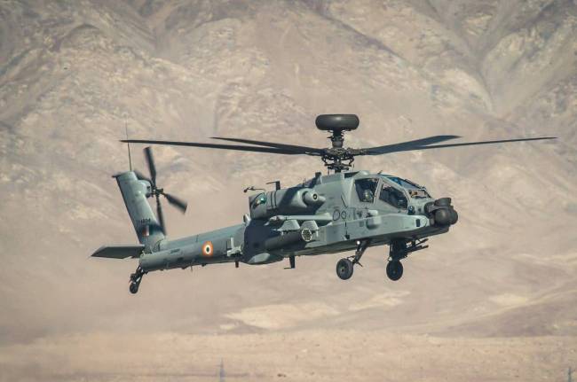 Apache Helicopter Landing IAF Apache Helicopter, Precautionary Landing, Apache Helicopter Landing, Madhya Pradesh, Bhind