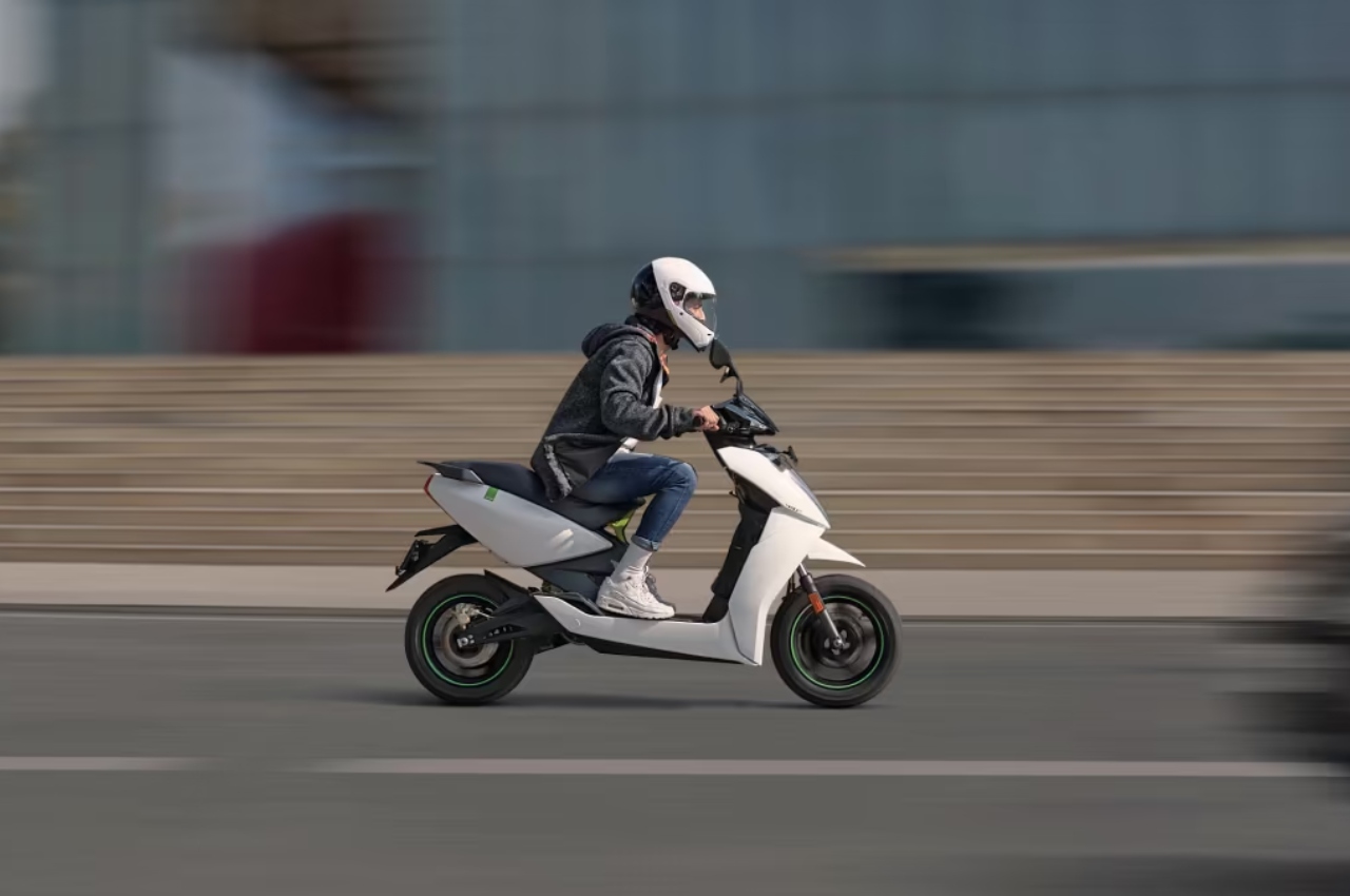  Ather 450X  mileage, auto news, ev scooters, scooters under 1 lakhs, Ather 450X price