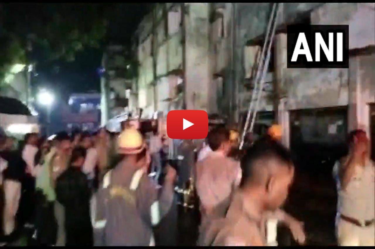 Breaking News, govt building collapses, Lucknow News, UP news