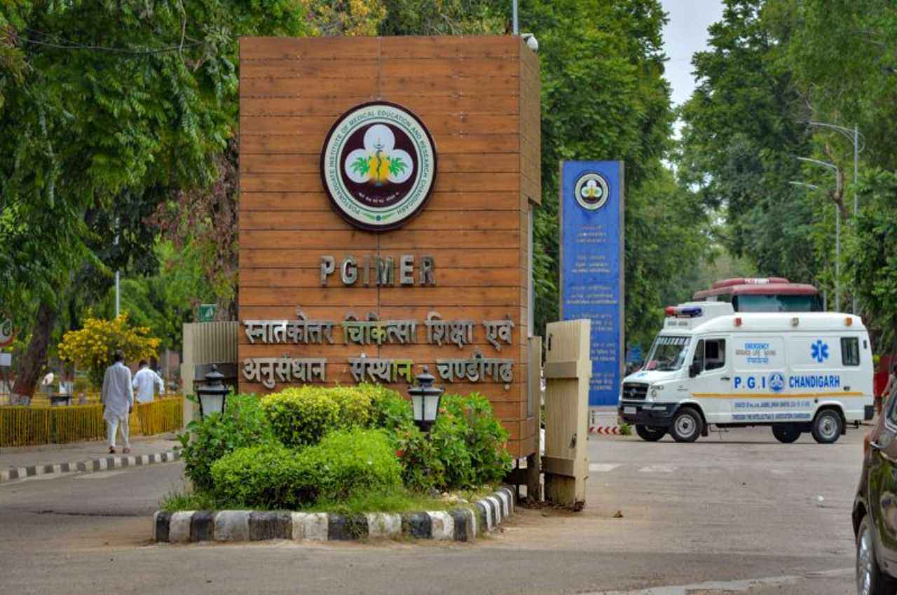 Chandigarh News: 'मन की बात' के 100वें एपिसोड में शामिल नहीं होने पर चंडीगढ़ पीजीआईएमईआर ने 36 छात्रों को सुनाया अजीब फरमान