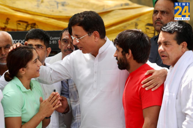 Delhi Wrestlers Protest, Randeep Singh Surjewala, Jantar Mantar Delhi, PM Modi