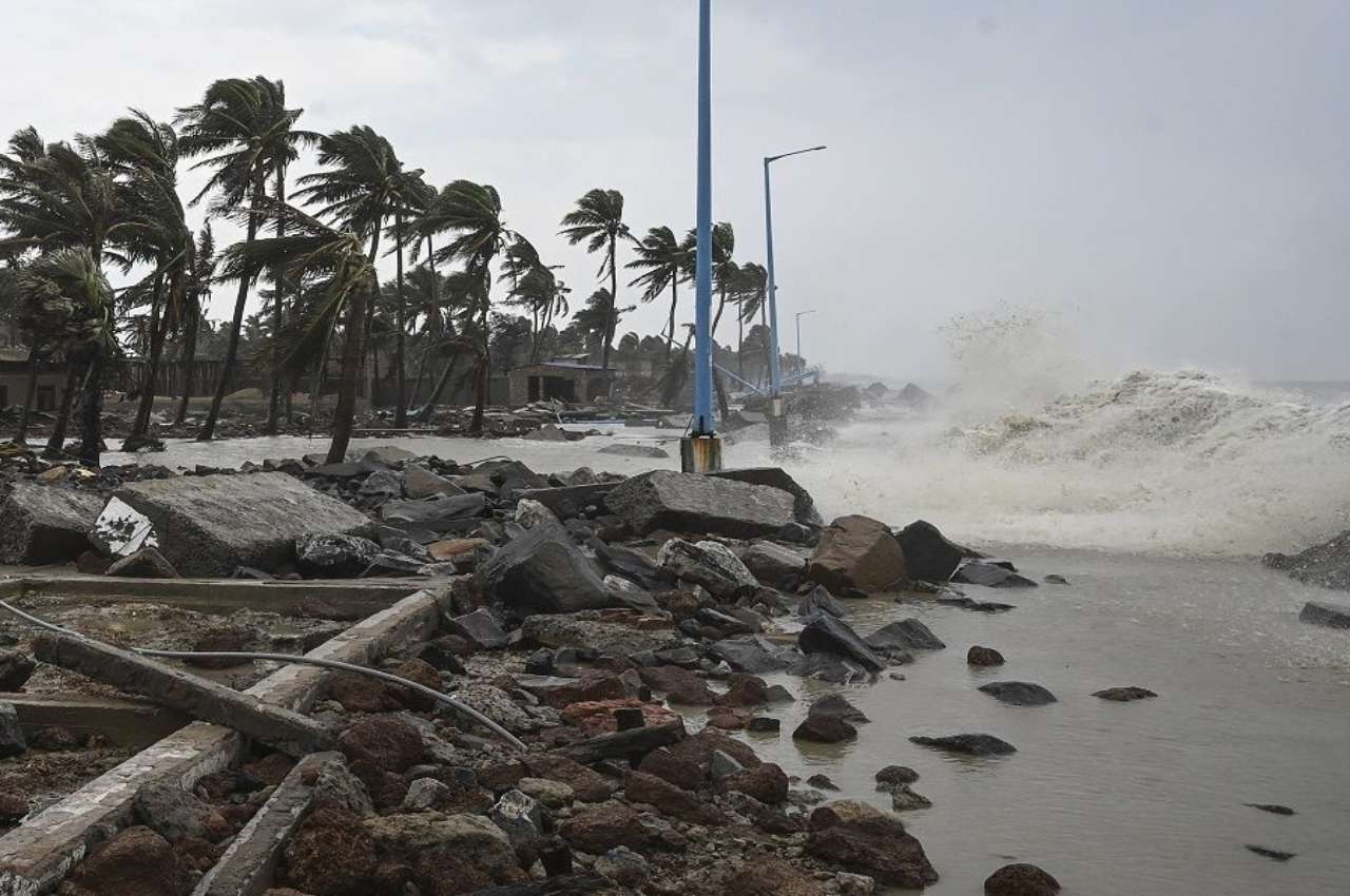 Cyclone Mocha, Mocha, Bangladesh, St. Martin's Island, Mocha Alert, IMD, BMD