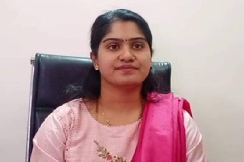 Deepa Mudhol Munde Beed district collector, sand mafia, truck driver arrested, Maharastra news, crime news