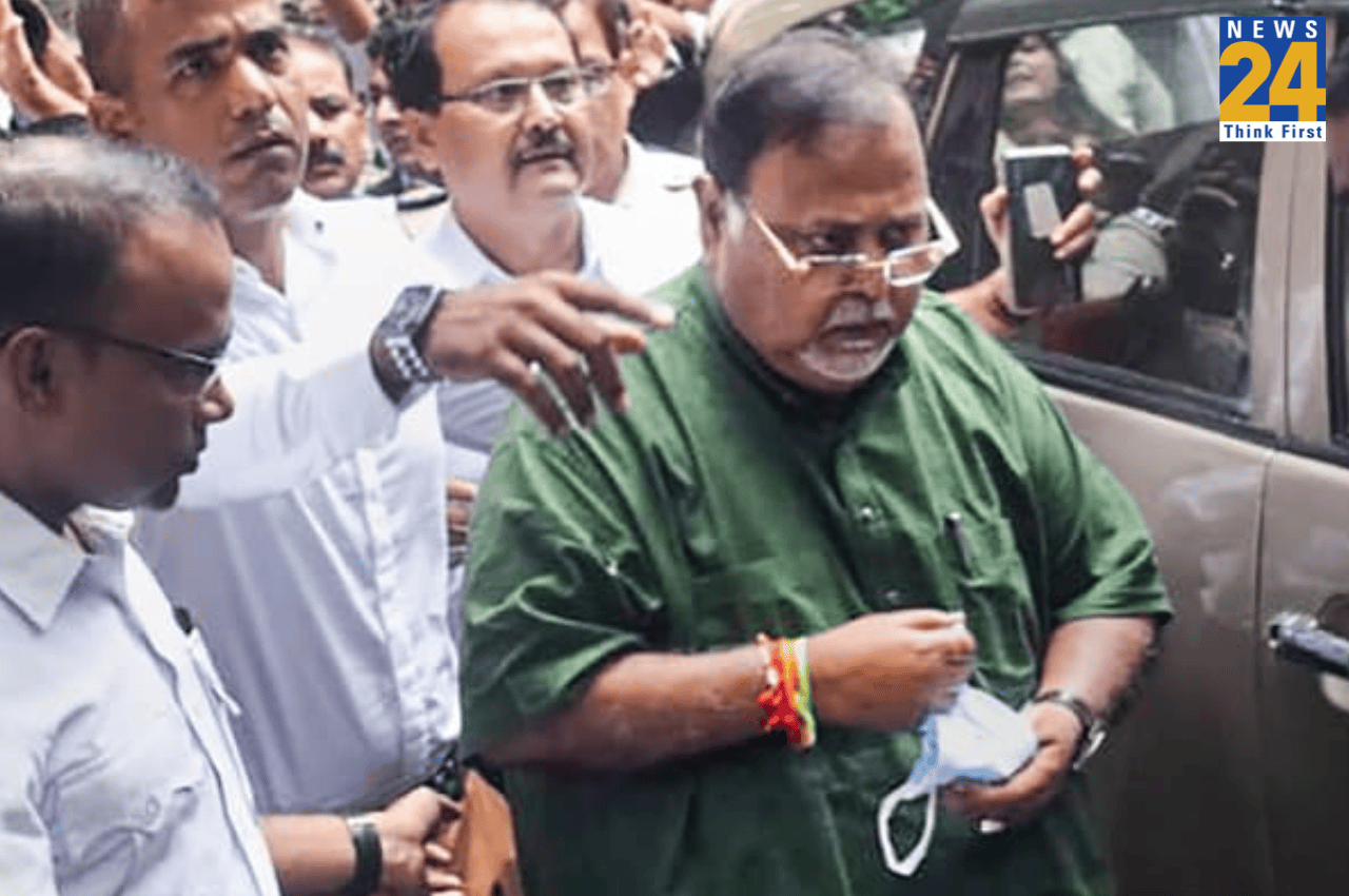 Bengal Job Scam: 'शायद मरने के बाद मुझे मिले इंसाफ...', पूर्व शिक्षा मंत्री पार्थ चटर्जी ने कोर्ट में रखी बात, जानें जज का जवाब