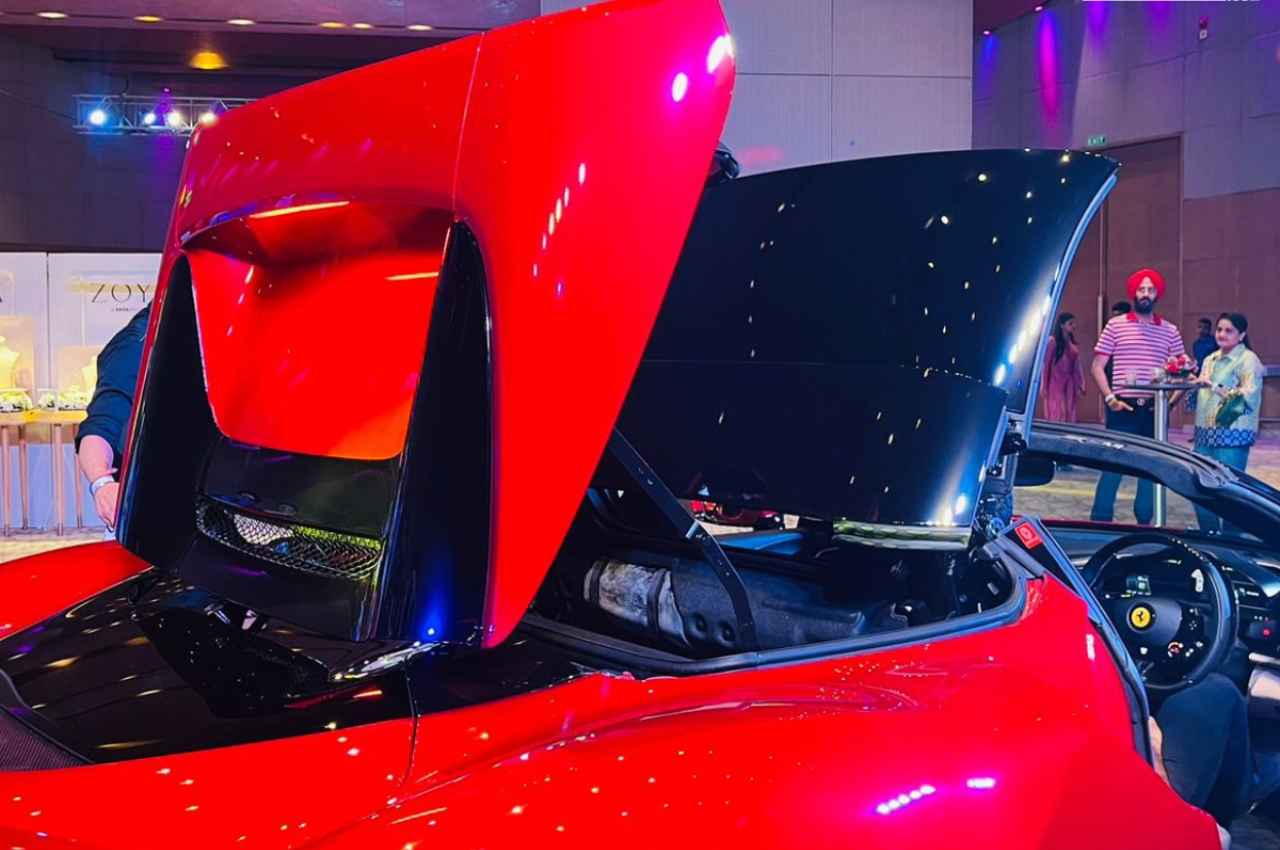 रफ्तार का दूसरा नाम, Ferrari 296 GTS लॉन्च, 65 लीटर का फ्यूल टैंक, 2 सेकंड में पकड़ती है 100 kmph की स्पीड